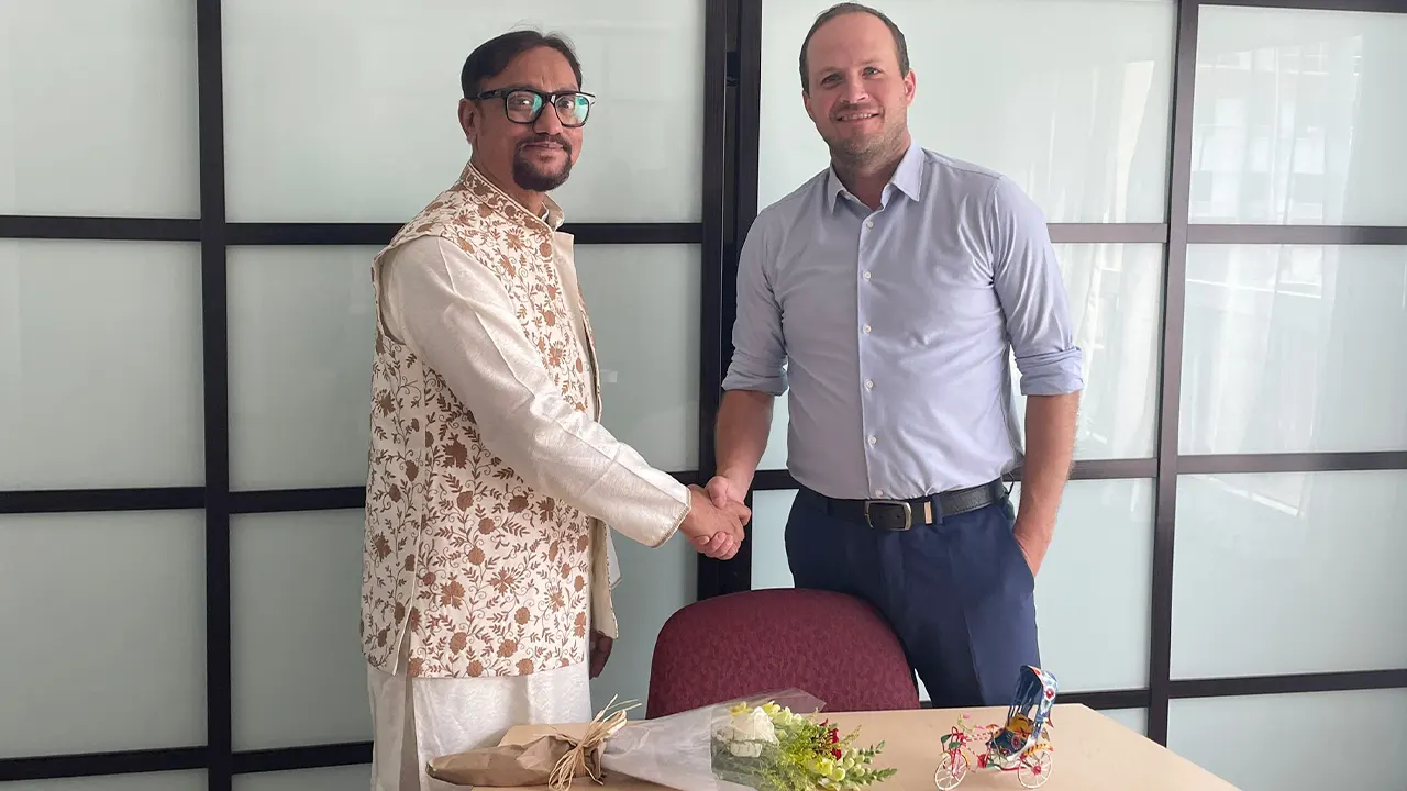 চসিক মেয়রের সঙ্গে কানাডার ফেডারেল এমপির বৈঠক