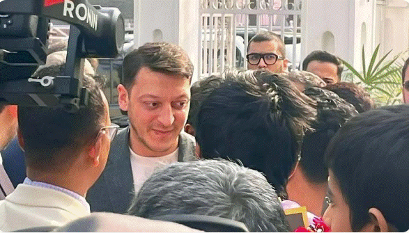 বিশ্বকাপজয়ী মেসুত ওজিল এখন বাংলাদেশে