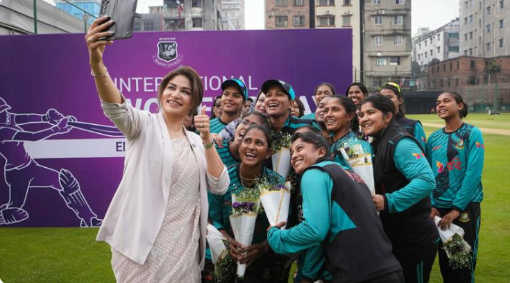 আন্তর্জাতিক নারী দিবসে জ্যোতিদের ফুলেল শুভেচ্ছা জানাল বিসিবি